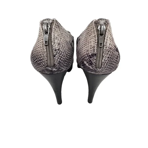 Coach And Four Heels Pumps Gray Python Print Shoe Zip Close Women's Size 8.5 - Picture 6 of 8